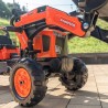 Boutique Officielle Kubota | Mini tractopelle Kubota pour enfant M7171 + pelle + remorque