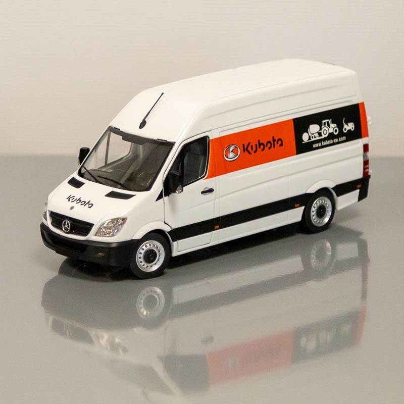 Tienda Oficial Kubota | Maqueta de la furgoneta Kubota Tractor